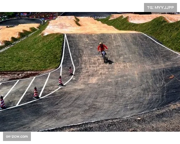 营山BMX运动中心建成全国首个全天候沥青竞速赛道