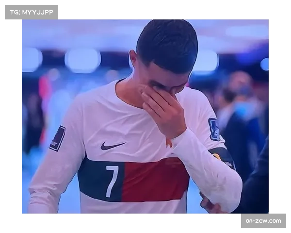 朗斯后卫奥库穆7次解围,当选全场最佳 朗斯后卫奥库穆7次解围,当选全场最佳